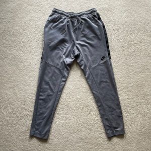 Nike Men’s Taper Sweatpants, Gray, size L